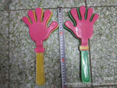 塑料手拍 从助威神器到欢乐使者